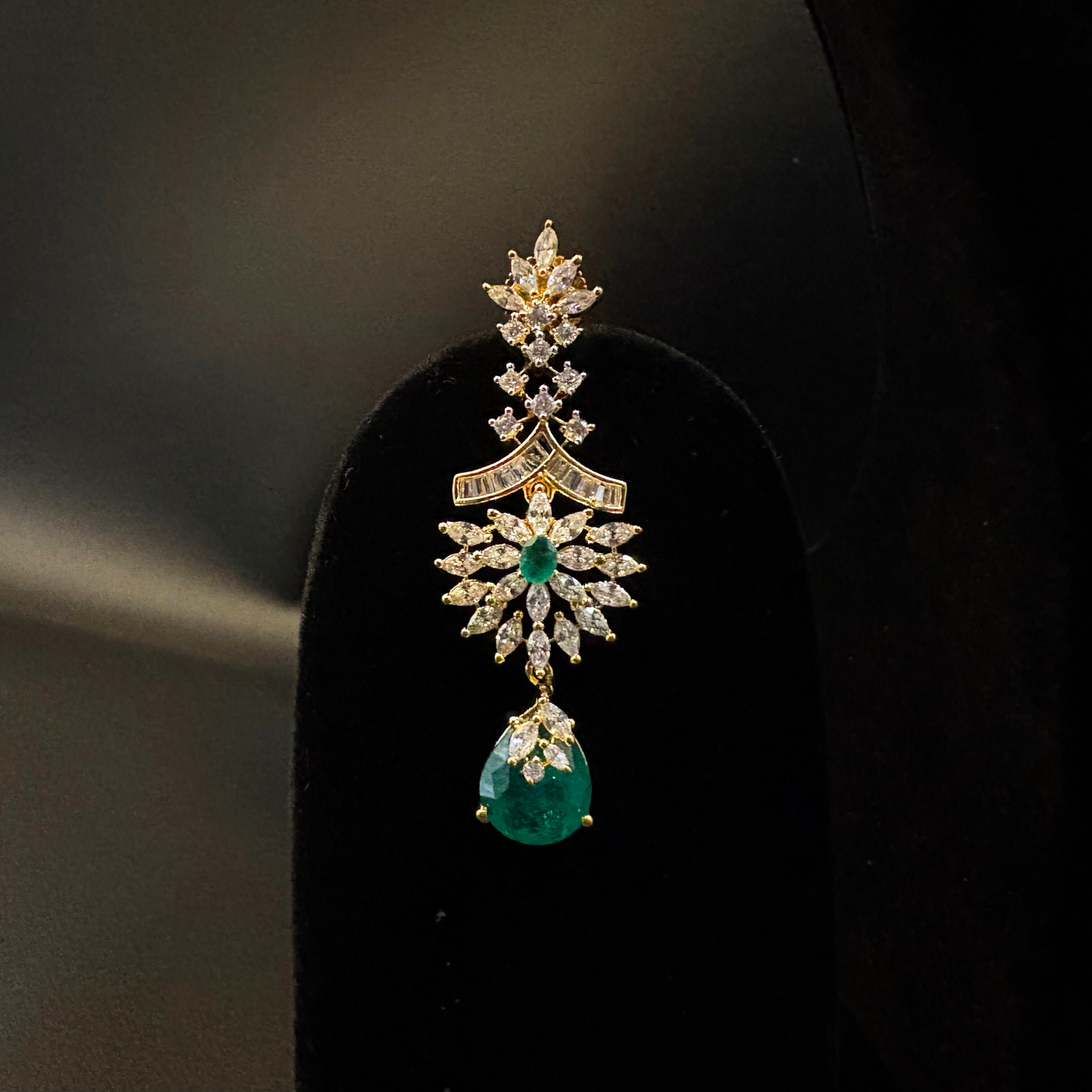 Raajwada Panna Stone Necklace Set