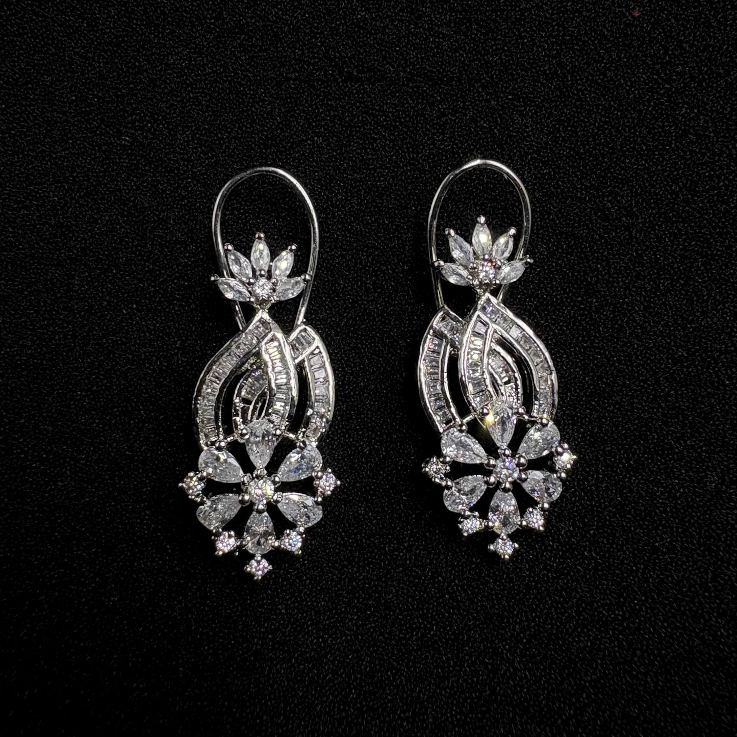 Swarna Phool Pendant Set