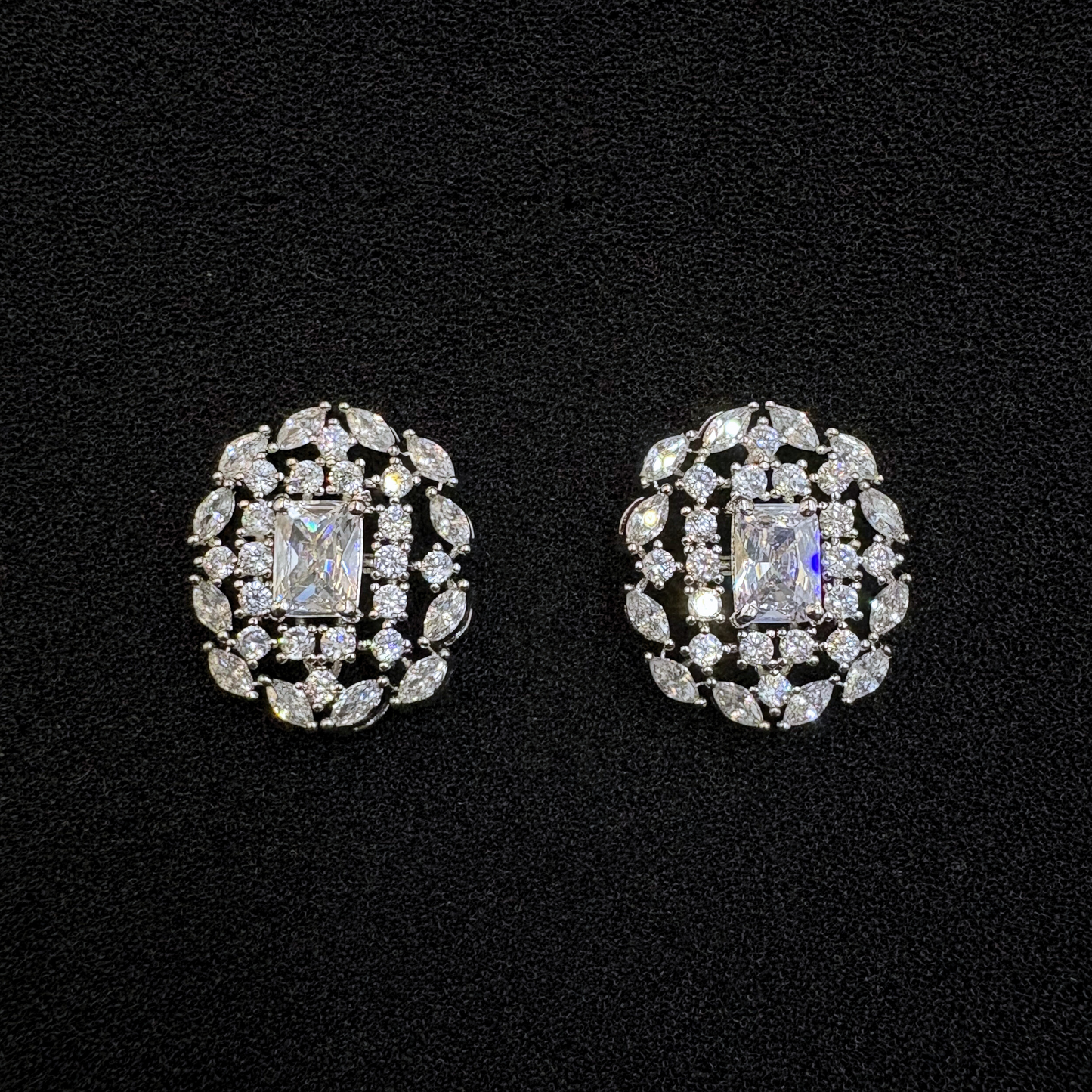 Rajasi Glow Pendant Set