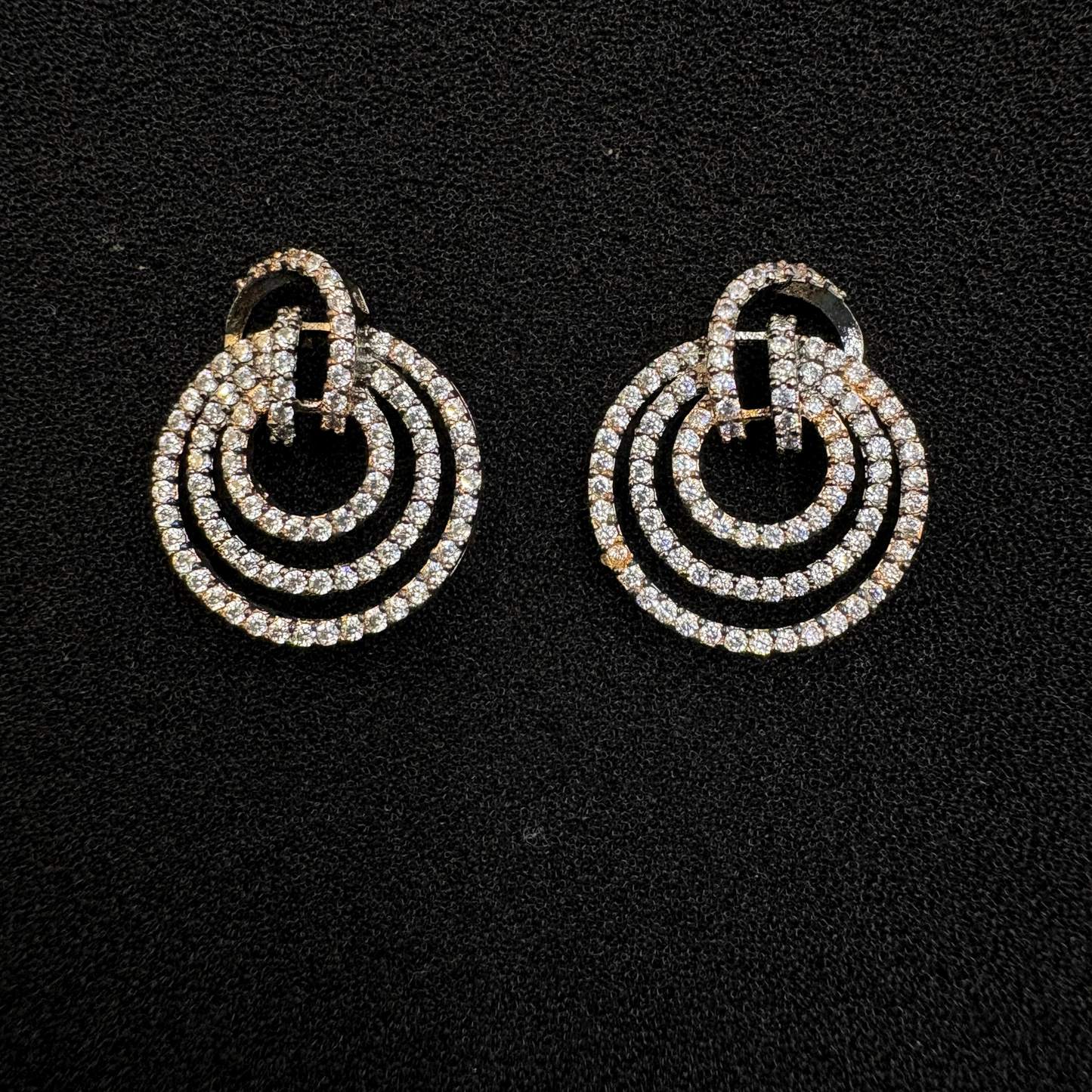 Ananta Chakra Pendant Set