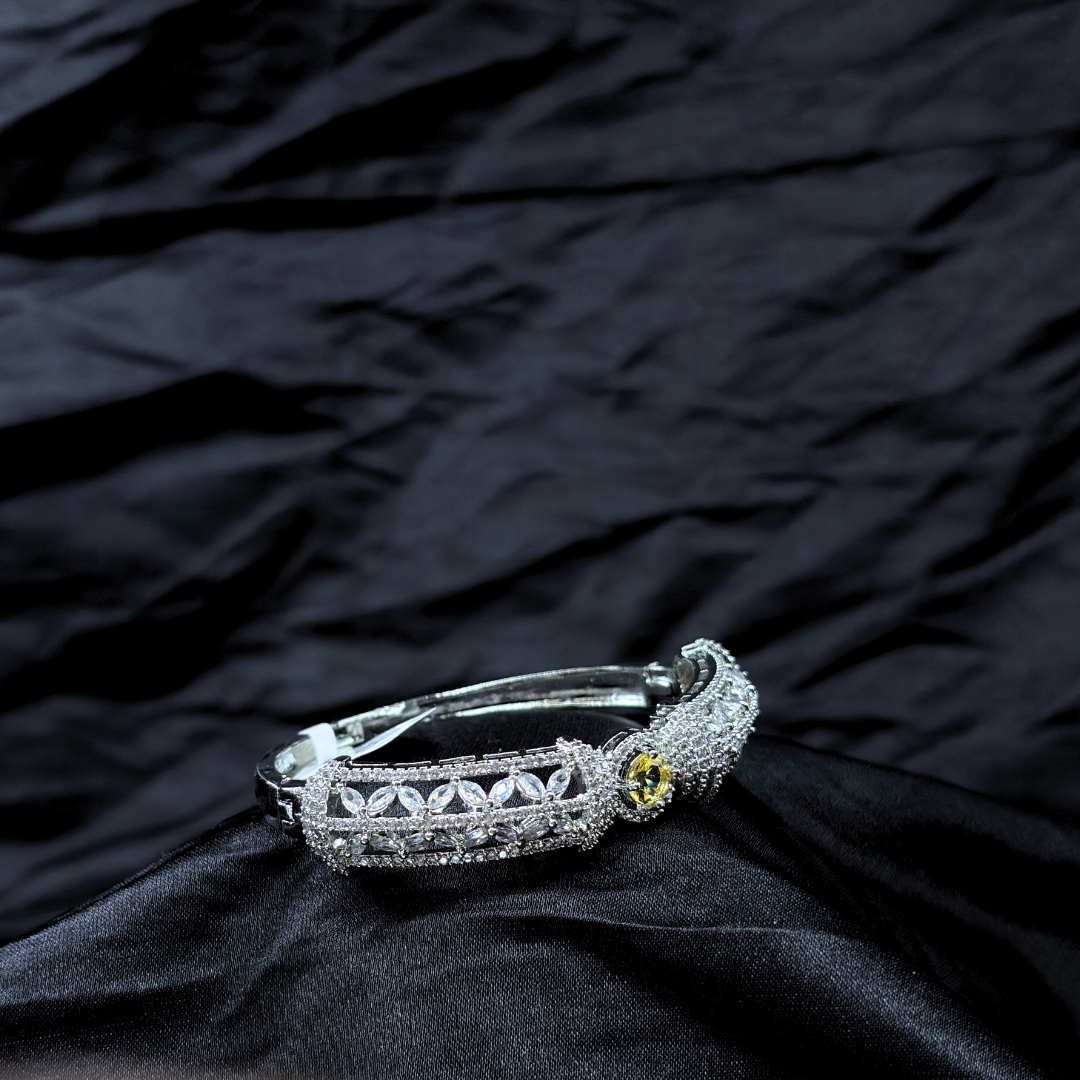 Jharokha - The Regal Lattice Cuff