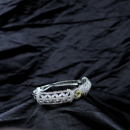Jharokha - The Regal Lattice Cuff