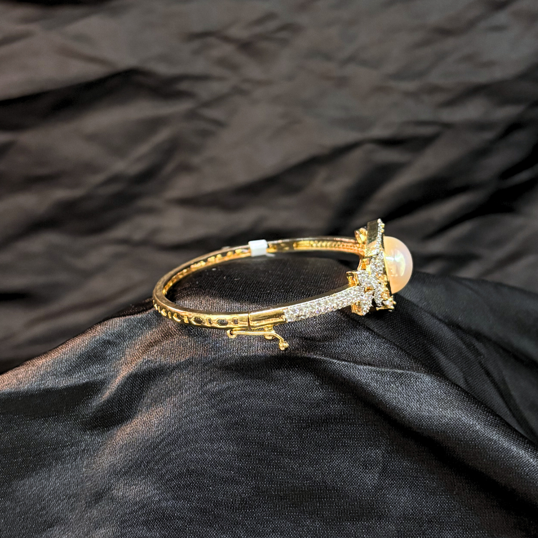 Moonlit Grace - The Royal Cuff