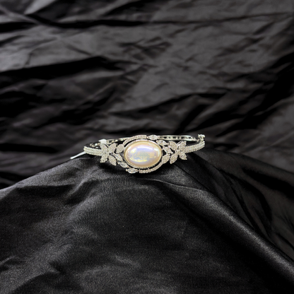 Moonlit Grace - The Royal Cuff