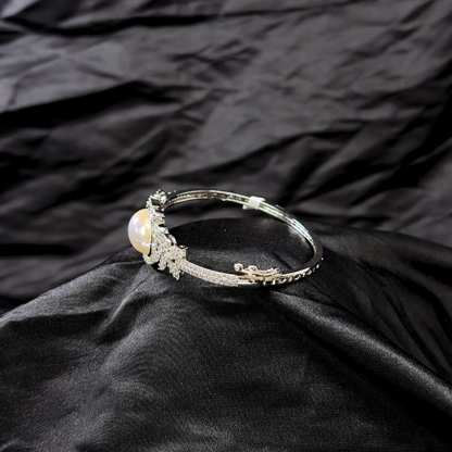 Moonlit Grace - The Royal Cuff