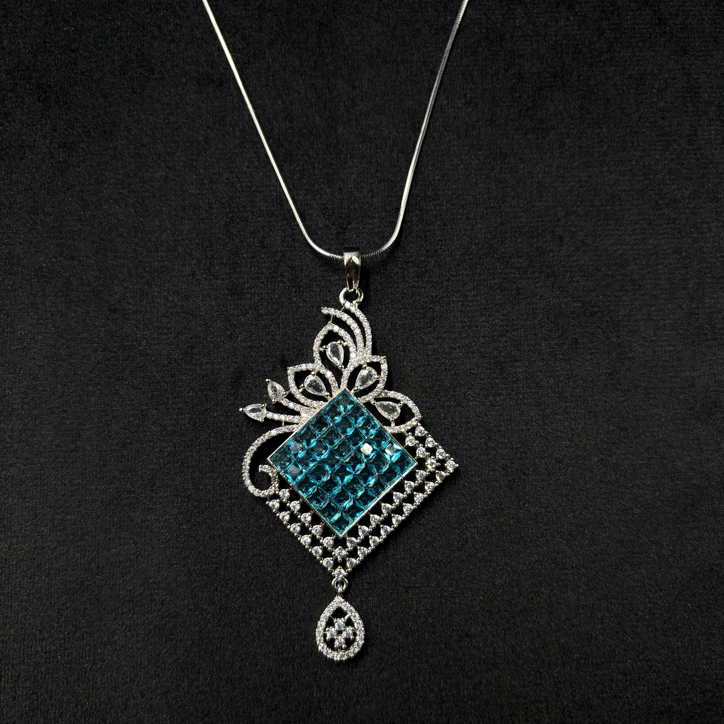 Noor-E-Zewar - The Royal Radiance Set