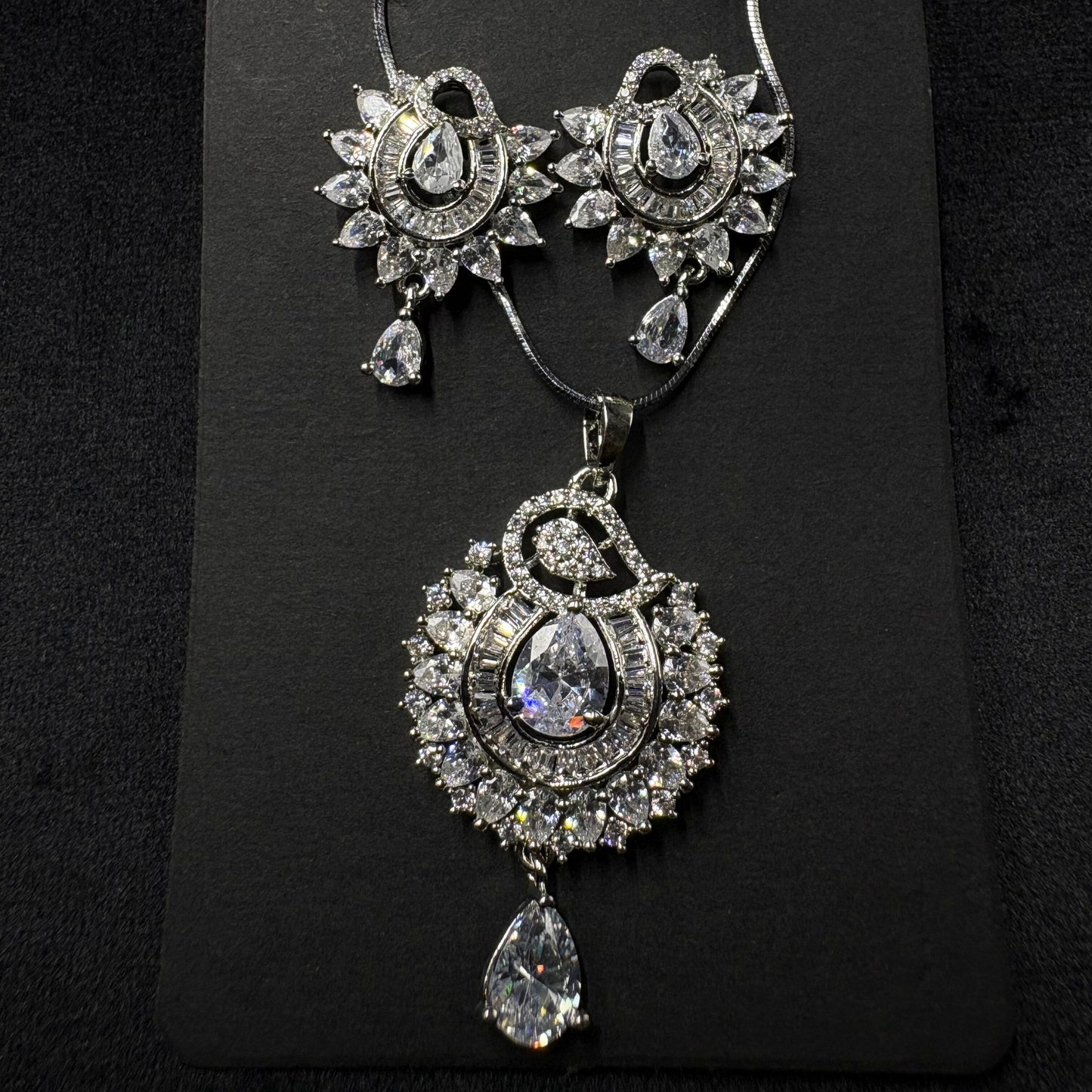 Celestial Teardrop - The Diamond Radiance Set