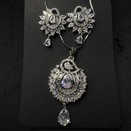 Celestial Teardrop - The Diamond Radiance Set