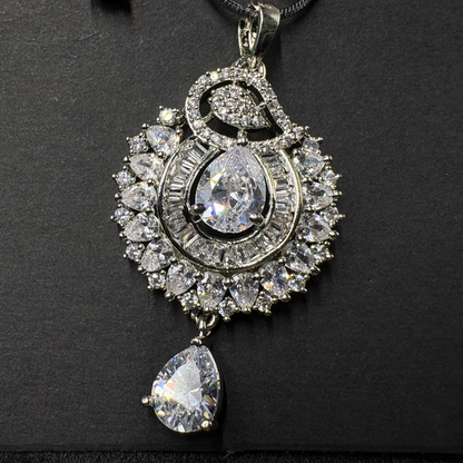 Celestial Teardrop - The Diamond Radiance Set