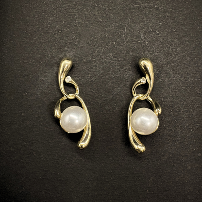 The Swirl Pearl Curves Earrings