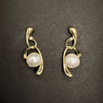 The Swirl Pearl Curves Earrings