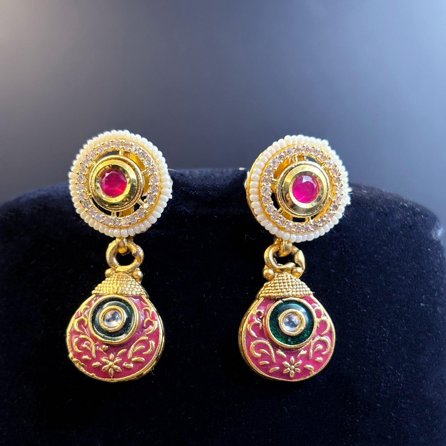 Choker with Pearl Studded Tikdas