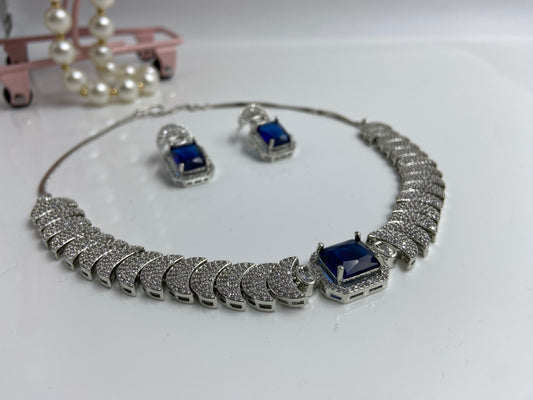 Crescent Nano Setting String with Prussian Blue Centrepiece