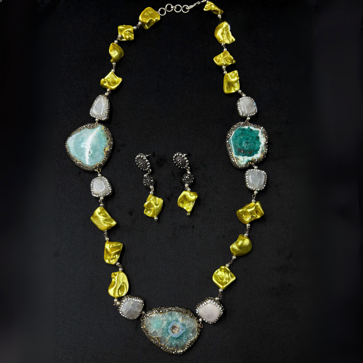Noor-e-Nazaakat - The Yellow Blue Mala Set