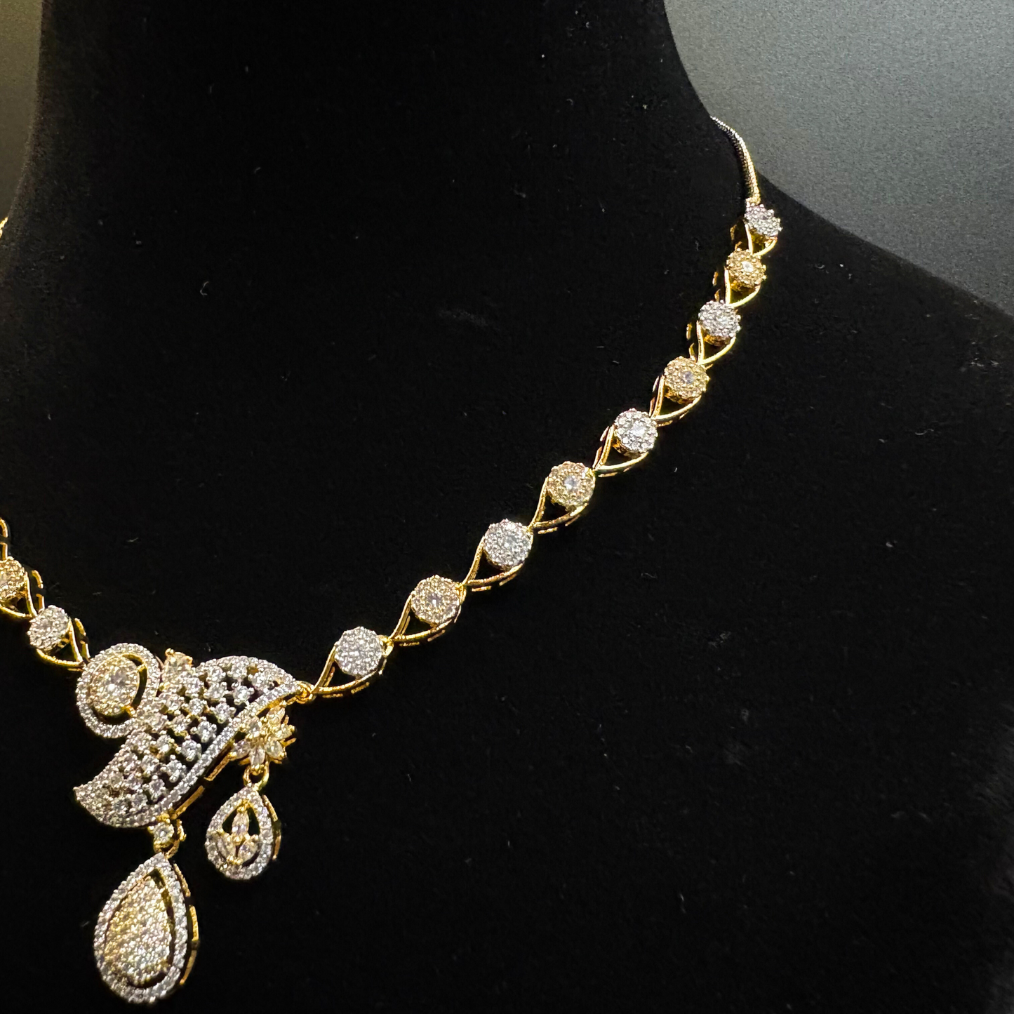 Royal Paisley Charm Necklace Set