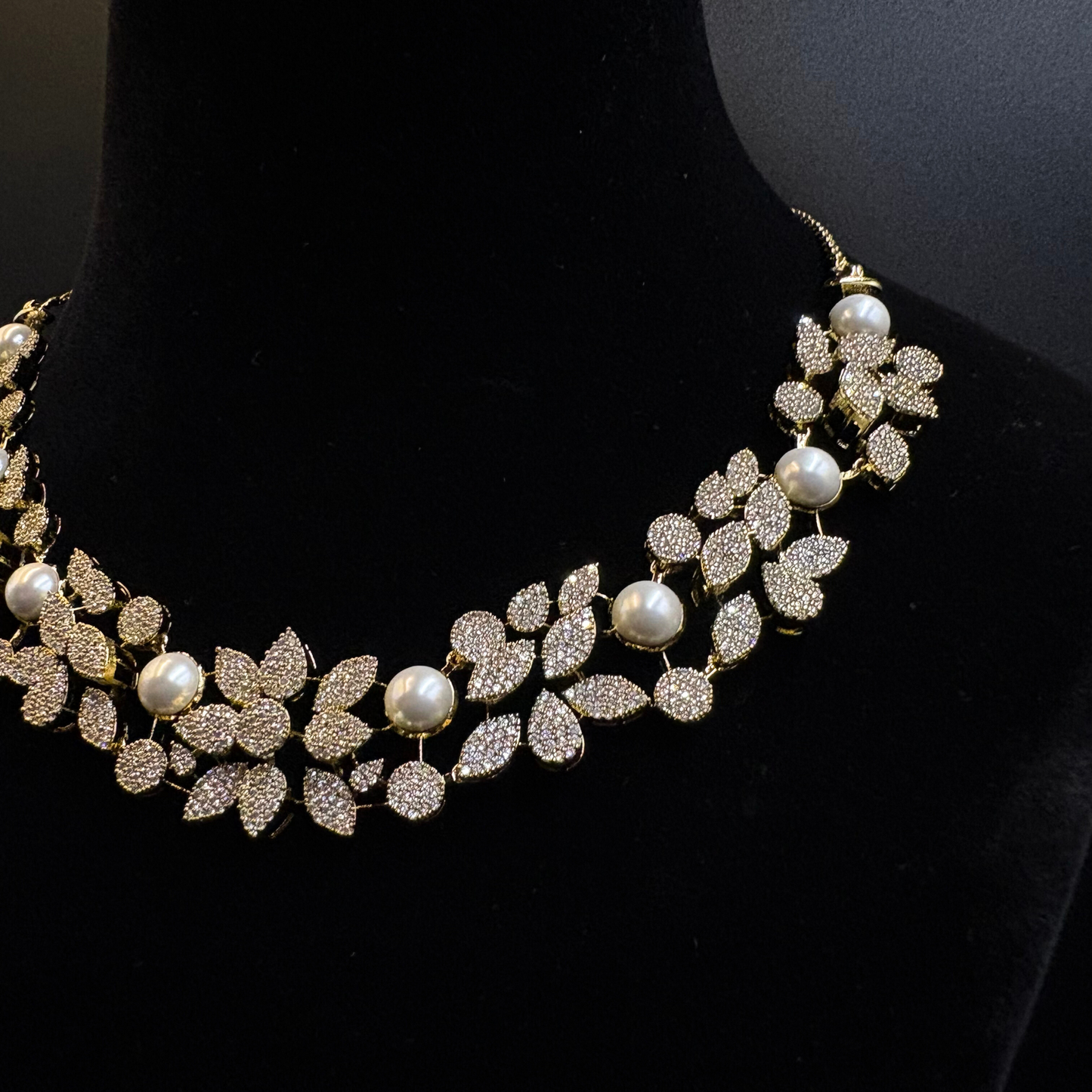 Pushpa Pearl Necklace Set