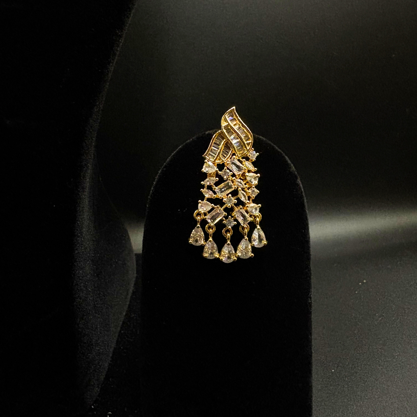 Shahana Baguette Stone Necklace Set