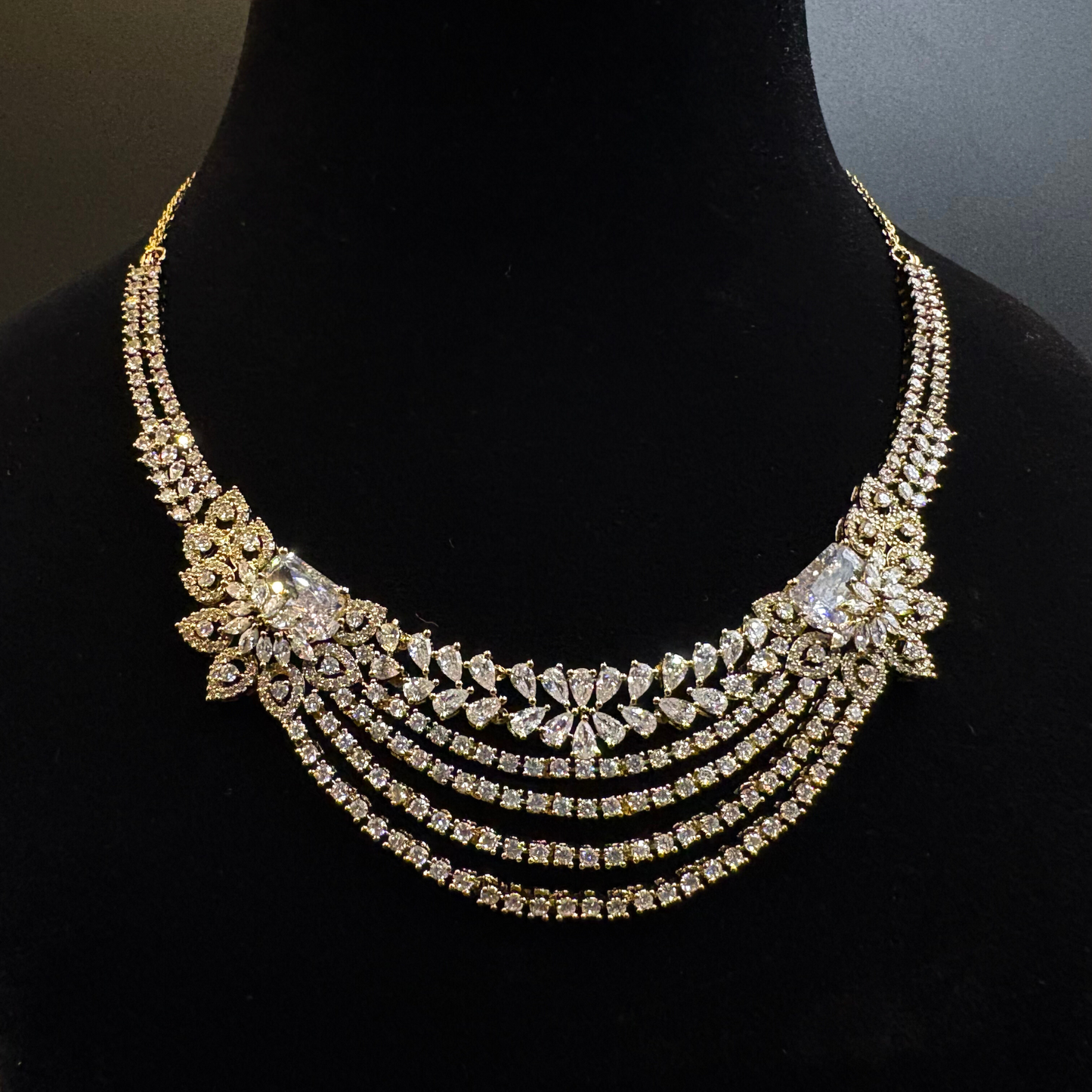 Aaradhya Floral Diamond Set