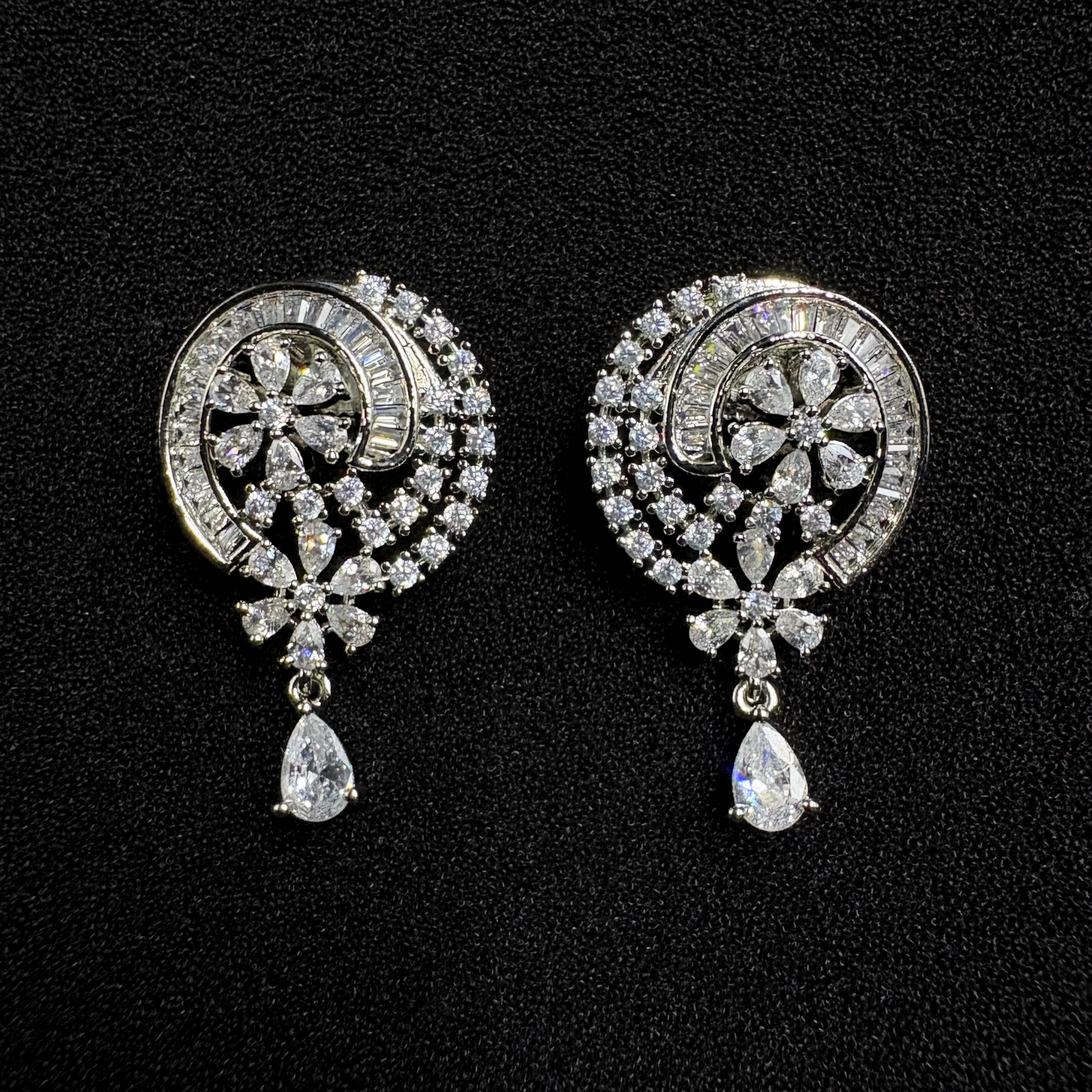 Ananya Radiant Pendant set