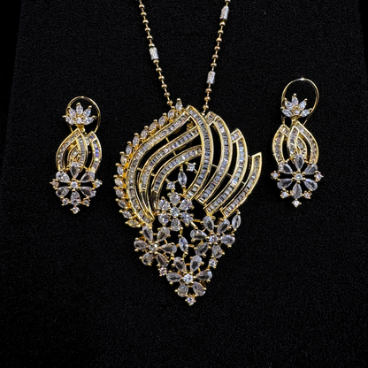 Swarna Phool Pendant Set