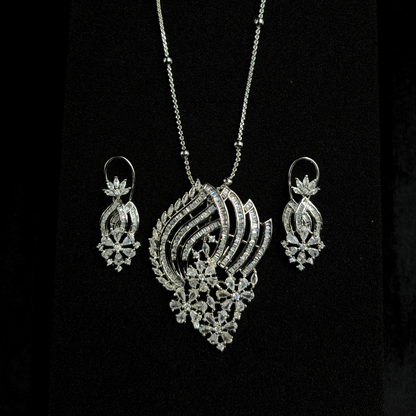 Swarna Phool Pendant Set