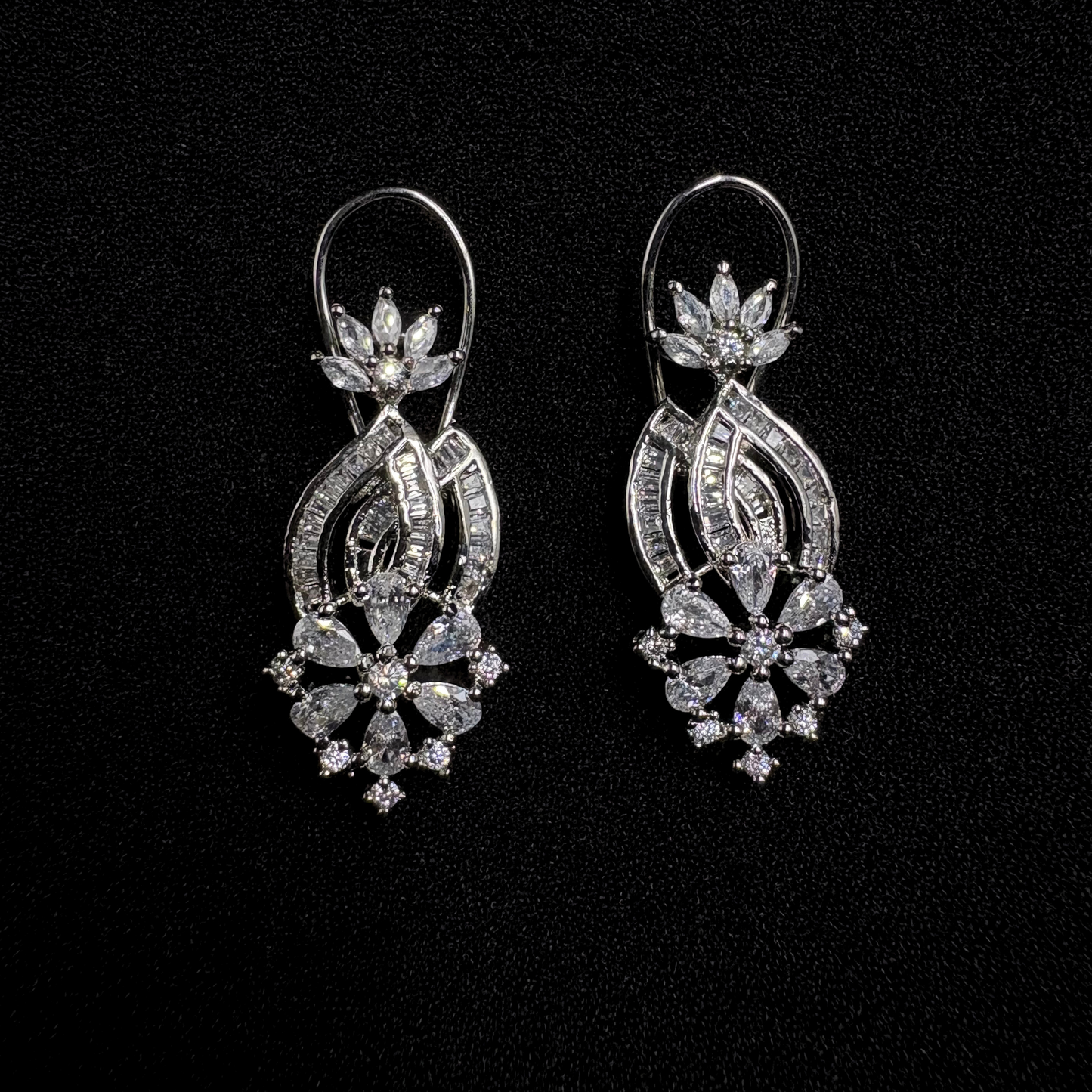 Swarna Phool Pendant Set