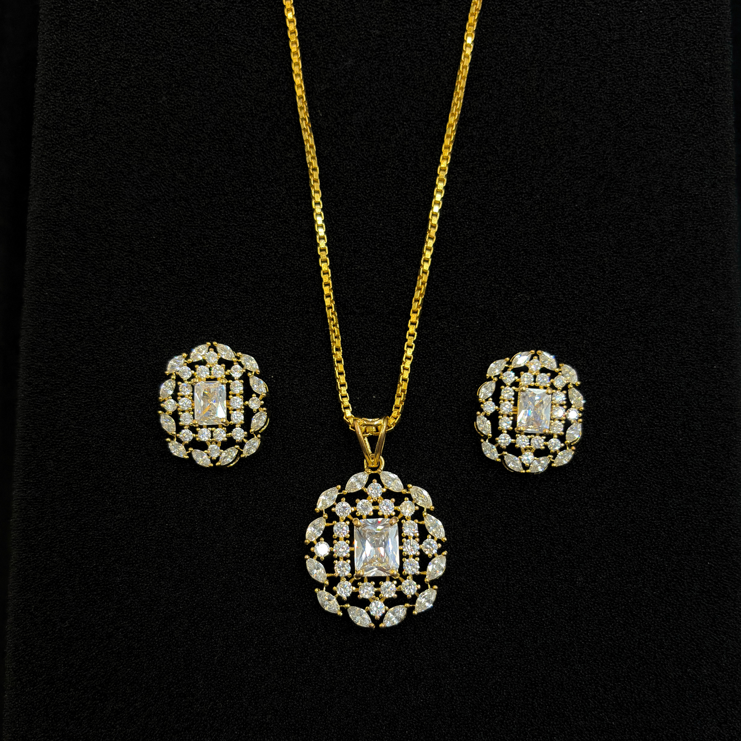 Rajasi Glow Pendant Set