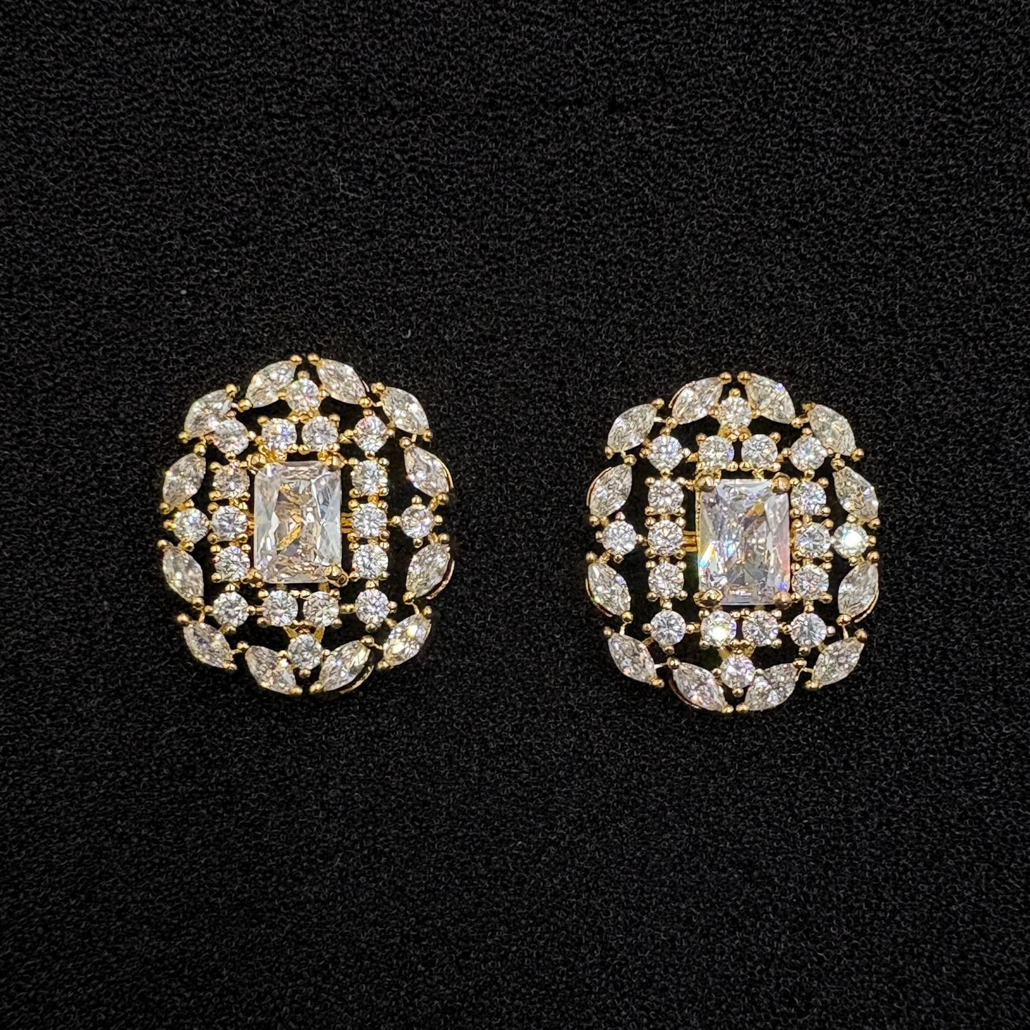 Rajasi Glow Pendant Set