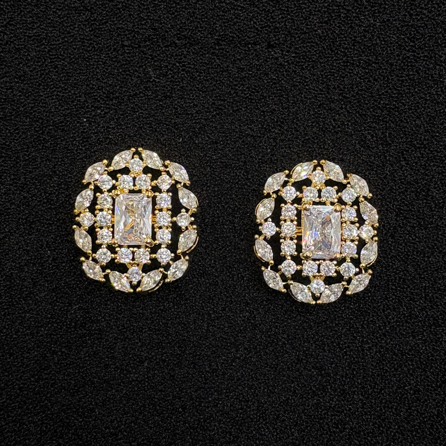 Rajasi Glow Pendant Set