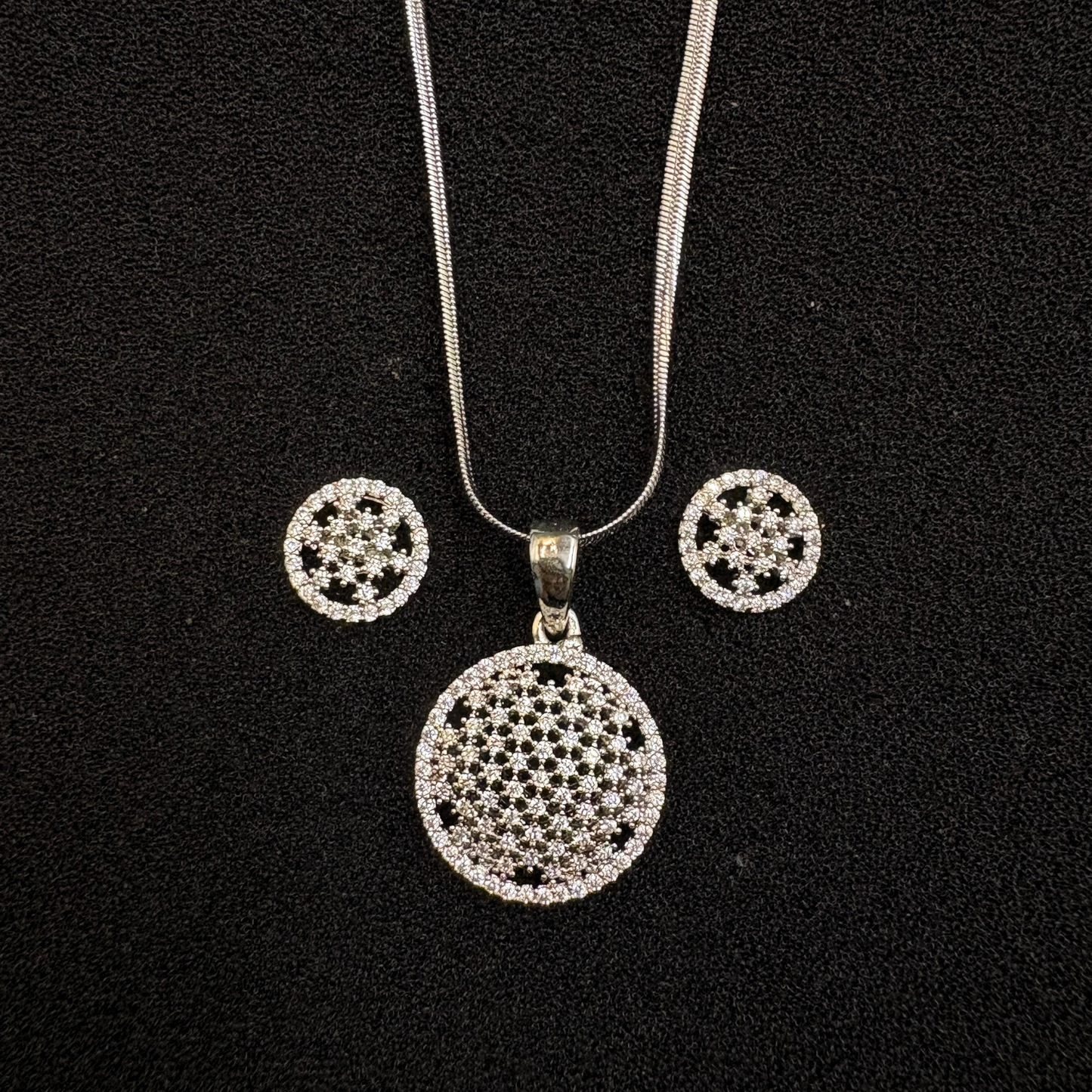 Tara Mandal Pendant set