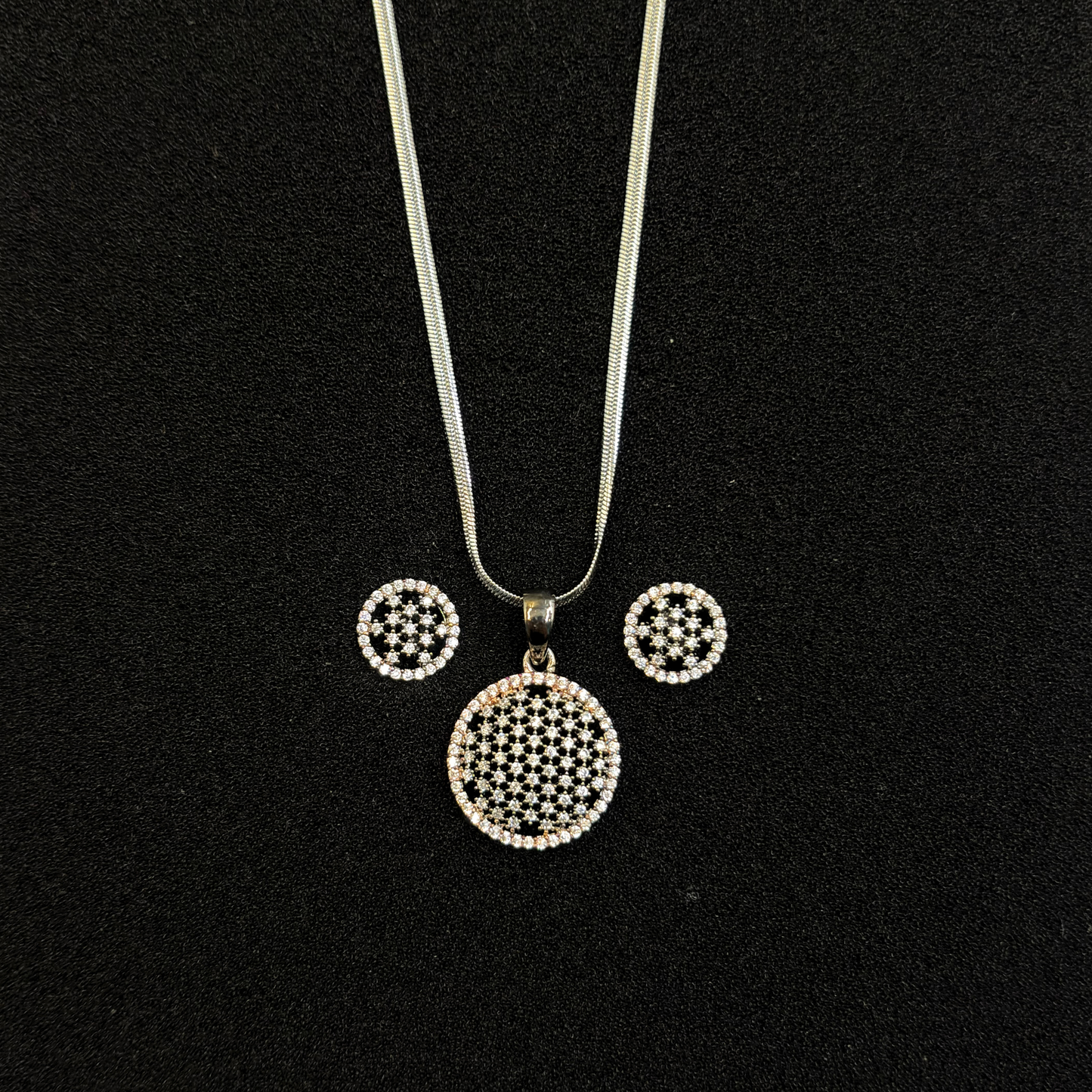 Tara Mandal Pendant set