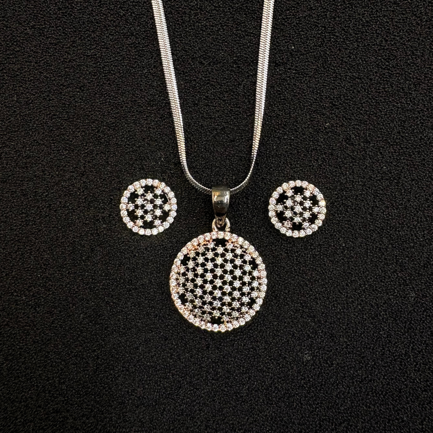 Tara Mandal Pendant set