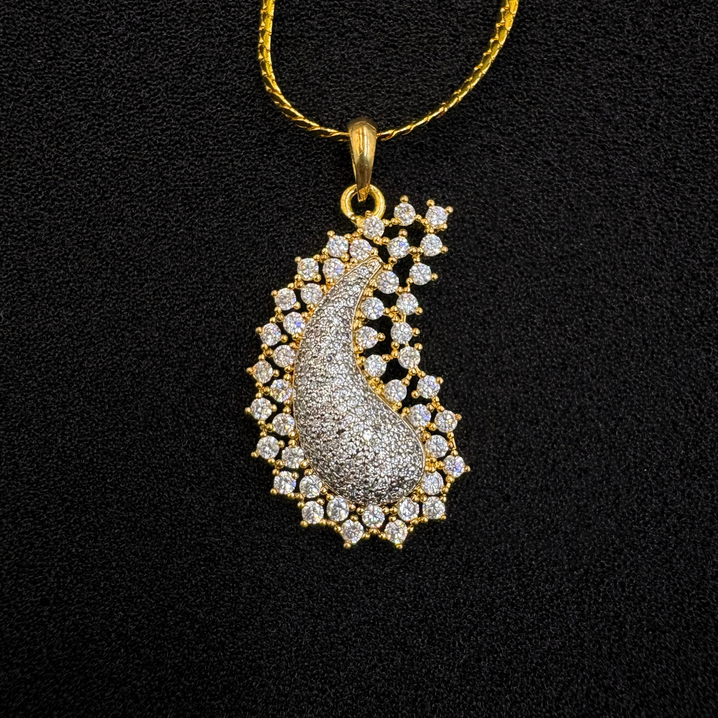 Chandrika Pendant Set