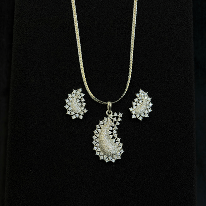Chandrika Pendant Set
