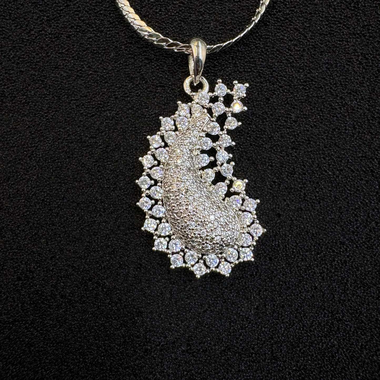 Chandrika Pendant Set
