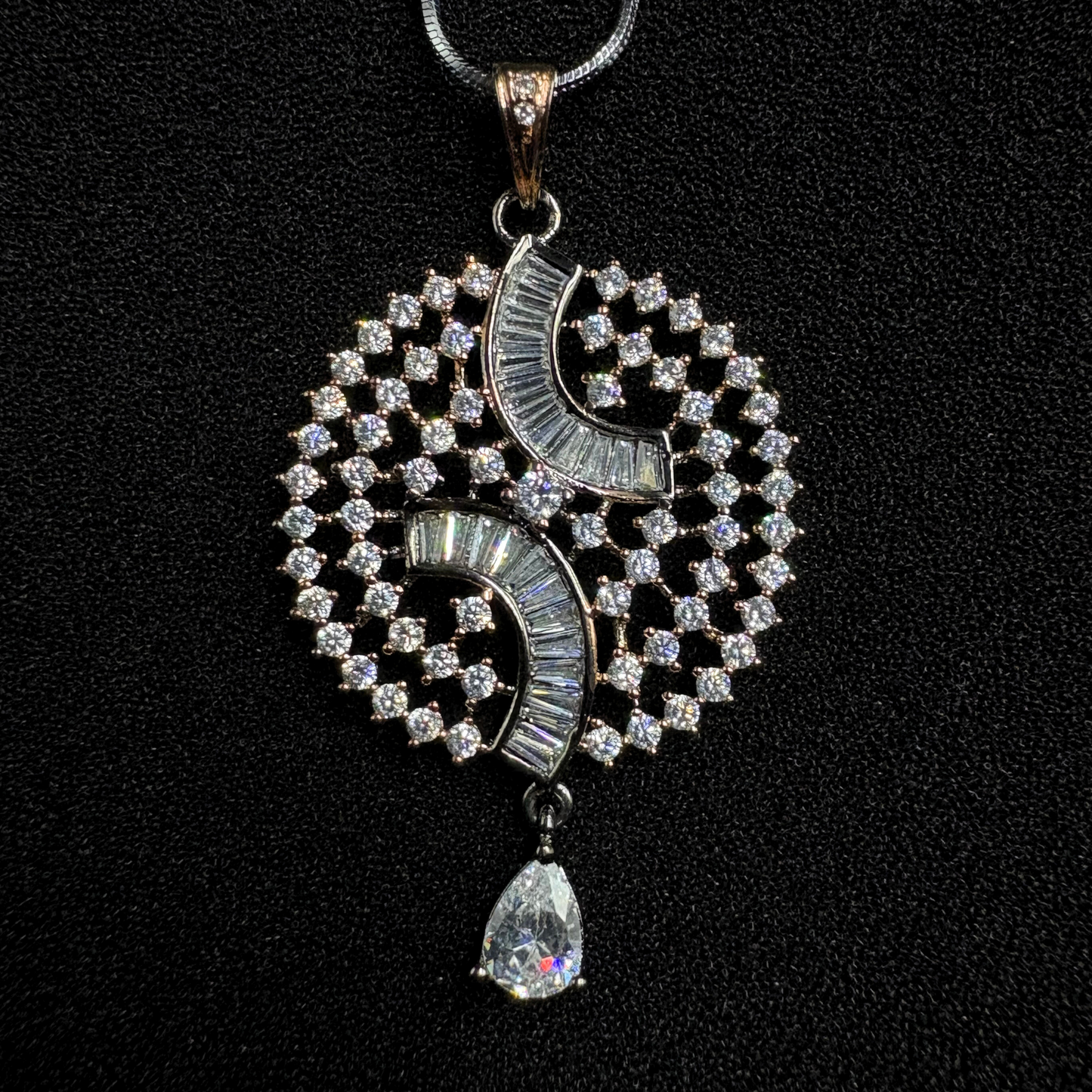 Surya Chandra Pendant Set