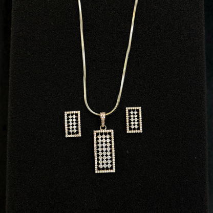 Divyam Recta Pendant Set