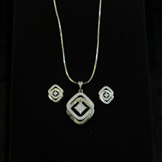 Triveni Square Pendant Set