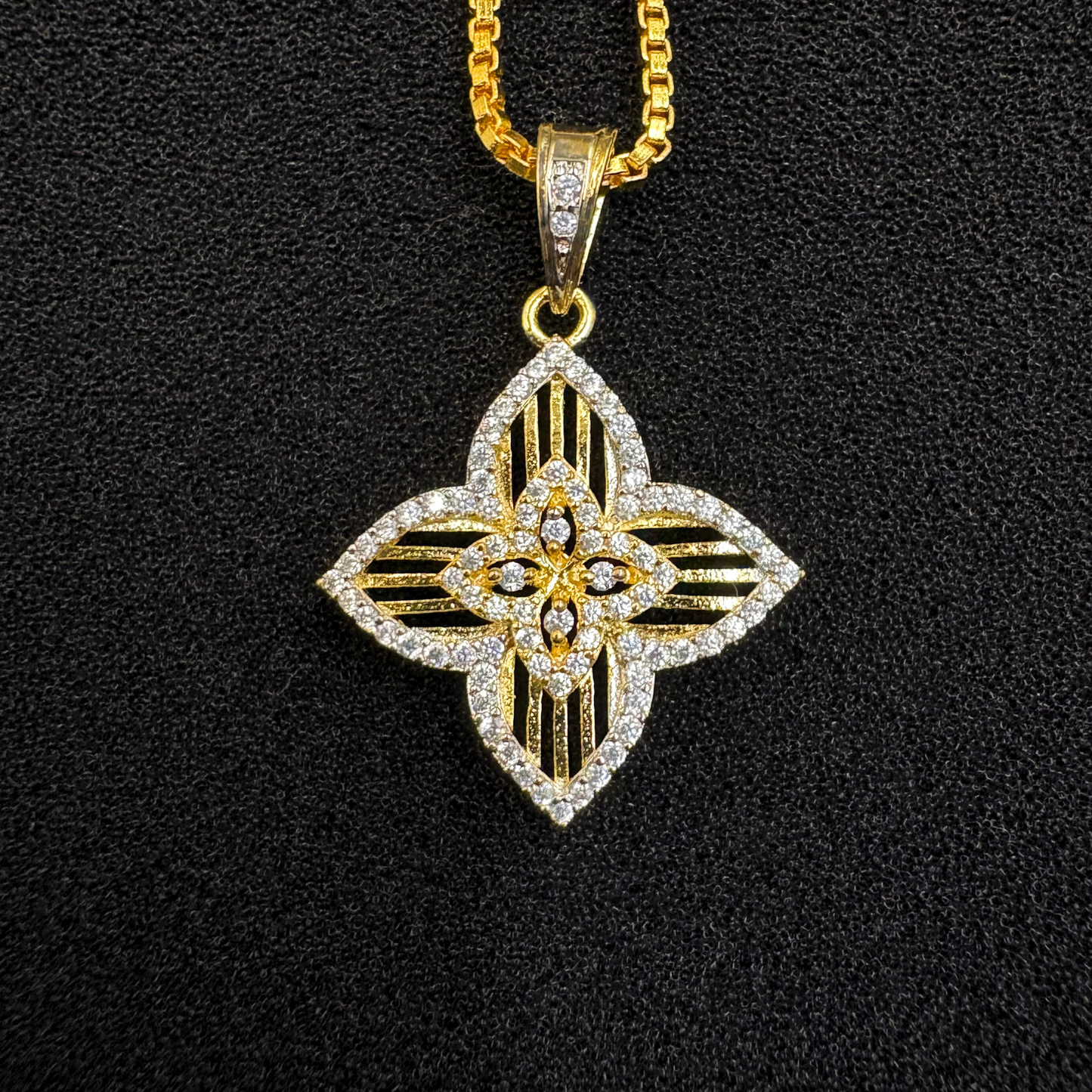 Chaturpushpa Pendant Set