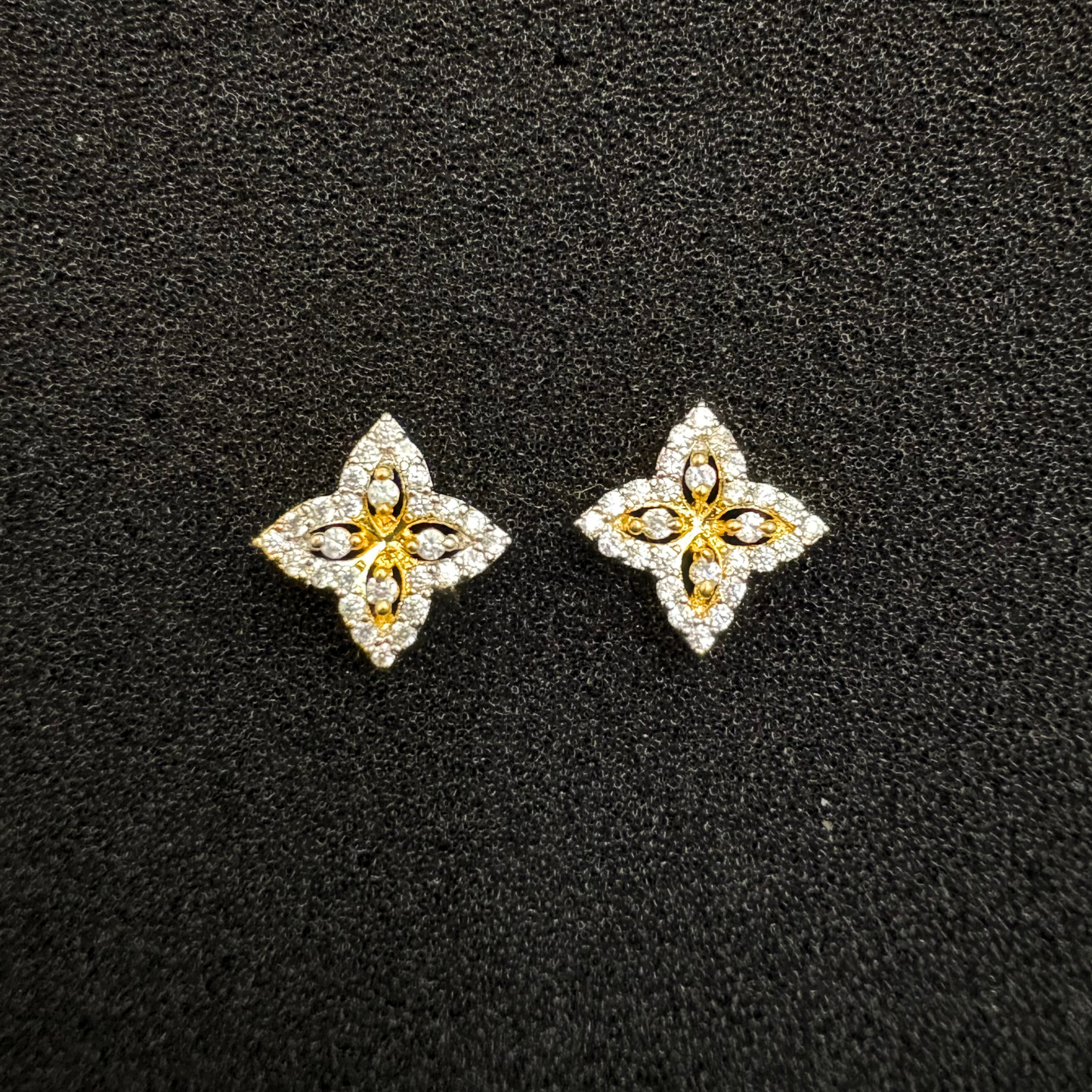 Chaturpushpa Pendant Set