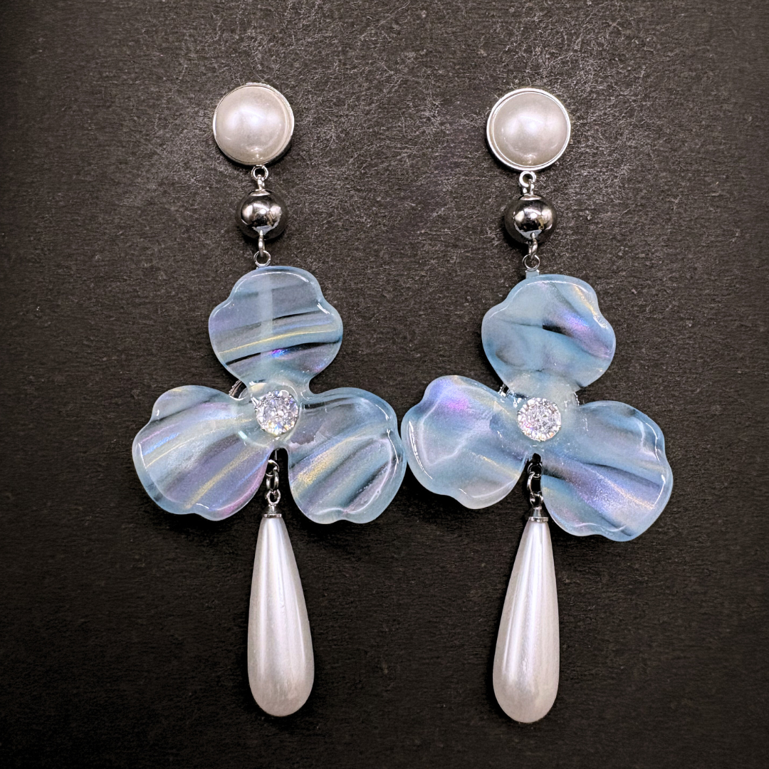 The Tri Petal Pearl Drops