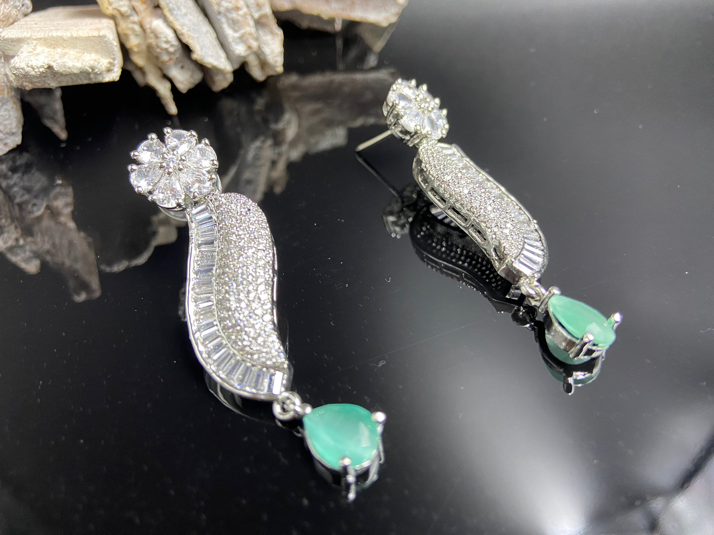 Stylish AD and Baguettes Necklace with Green Drop