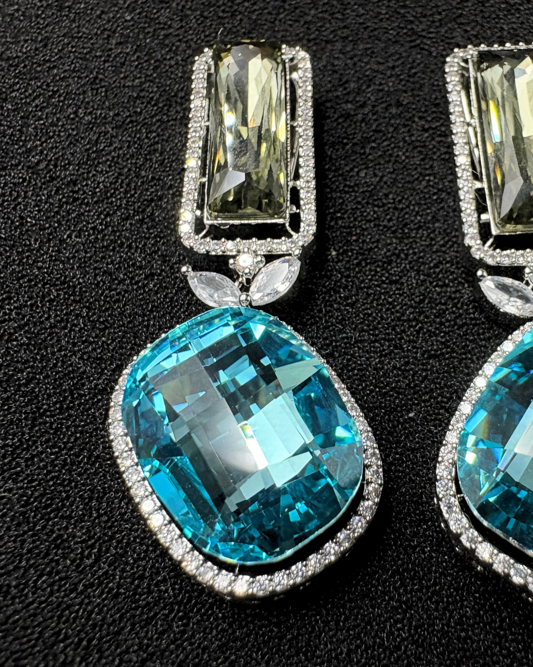 Large Swarovski Crystals studded in AD