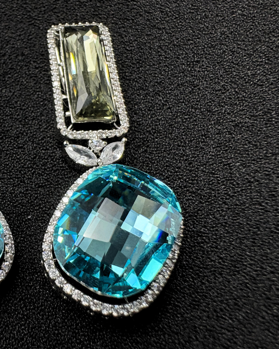 Large Swarovski Crystals studded in AD